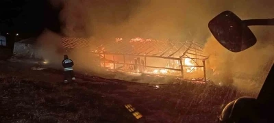 Muş’ta ahır yangını: Hayvanlar son anda kurtarıldı
