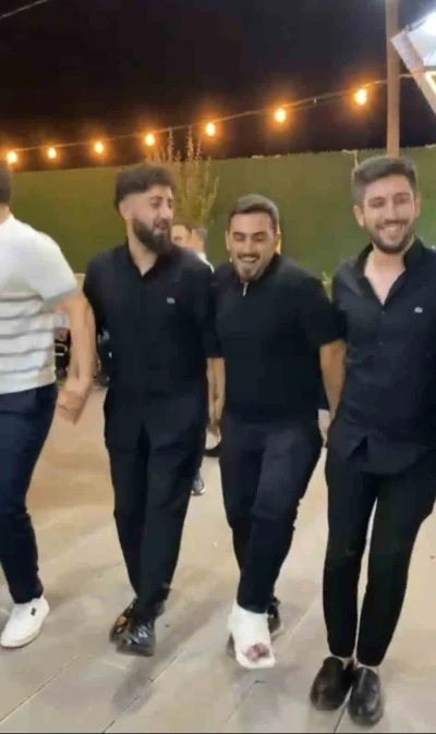 Muş’ta alçılı sağdıçtan düğünde halay şov
