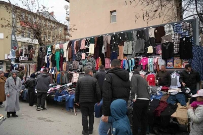 Muş&rsquo;ta bayram pazarında arefe yoğunluğu
