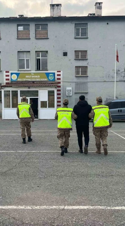 Muş&rsquo;ta dolandırıcılık su&ccedil;undan aranan şahıs yakalandı

