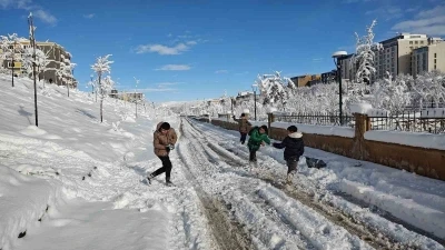 Muş&rsquo;ta eğitime kar engeli: Okullar 1 g&uuml;n tatil
