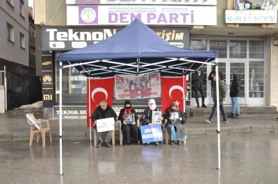 Muş&rsquo;ta evlat n&ouml;beti s&uuml;r&uuml;yor
