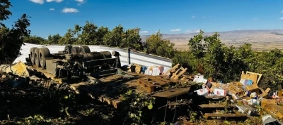 Muş’ta freni boşalan tır kaza yaptı: 1 yaralı
