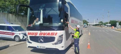 Muş&rsquo;ta jandarmadan şehirlerarası yolcu otob&uuml;slerine sıkı denetim
