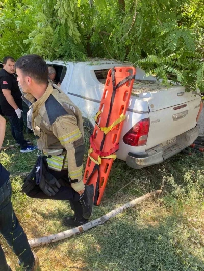 Muş&rsquo;ta kamyonet şarampole devrildi: 2 yaralı
