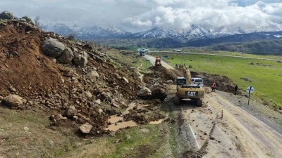 Muş&rsquo;ta kara yolu &ccedil;&ouml;kt&uuml;
