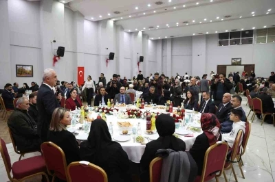 Muş&rsquo;ta Ramazan&rsquo;ın ilk iftarı şehit yakınları ve gazilerle yapıldı
