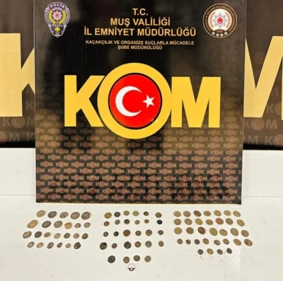 Muş&rsquo;ta tarihi eser operasyonu: 86 par&ccedil;a tarihi obje ele ge&ccedil;irildi
