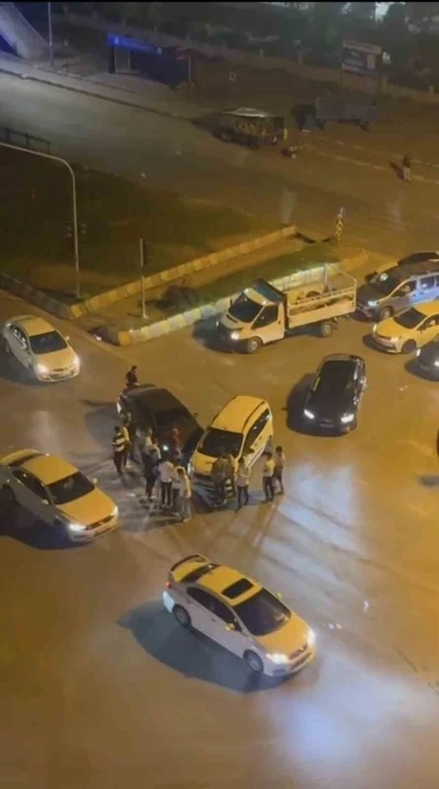 Muş’ta trafik kazası: Araçlarda maddi hasar oluştu
