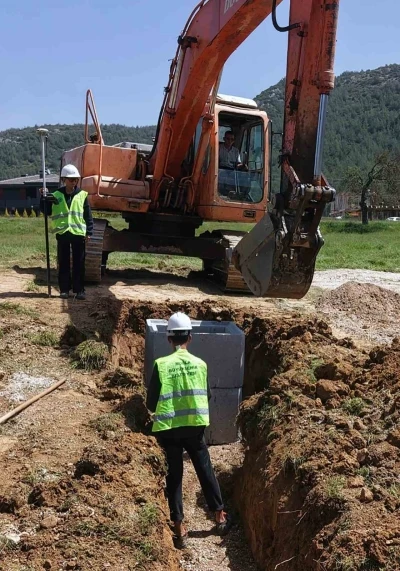 MUSKİ Menteşe il&ccedil;esinde altyapı &ccedil;alışmalarını s&uuml;rd&uuml;r&uuml;yor
