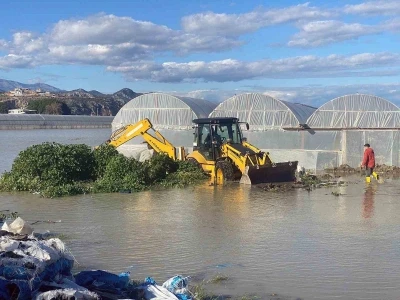 MUSKİ, Muğla genelinde etkili olan yoğun yağışlara anında m&uuml;dahale ediyor
