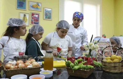 Mutfak At&ouml;lyesi &ccedil;ocuklara yeni beceriler kazandırıyor
