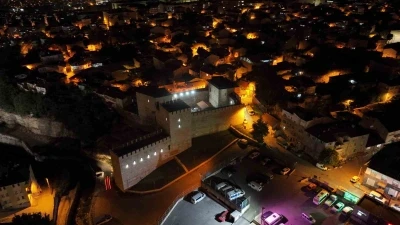 Müzeler geceleri de ziyarete açık
