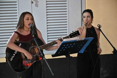 M&uuml;ziğin ritmi Manisa sokaklarında
