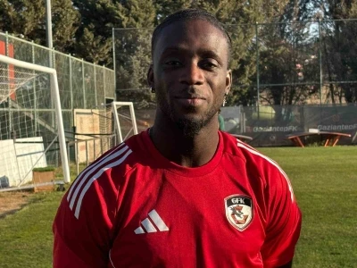 Myenty Abena: &quot;Trabzonspor maçını kazanarak yakaladığımız havayı sürdürmek istiyoruz&quot;
