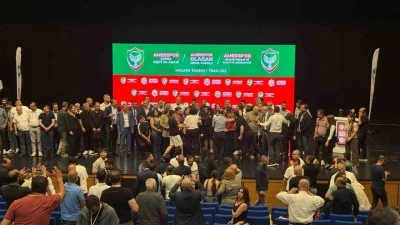 Nahit Eren: "S&uuml;per ligin en gen&ccedil; takımıyız, hedefimiz Avrupa kupalarına gitmek"
