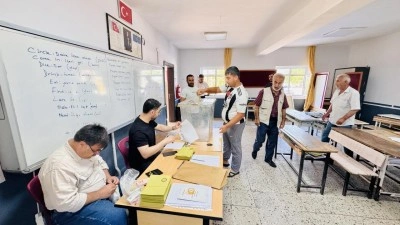 Narin G&uuml;ran'ın k&ouml;y&uuml; sandık başına gitti!