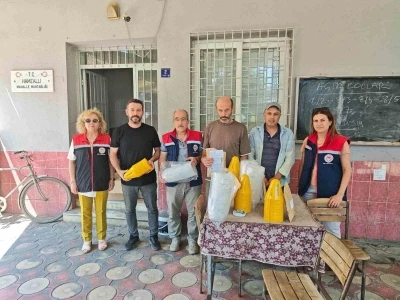 Nazilli&rsquo;de 2 bin 500 Akdeniz meyve sineği tuzağı dağıtıldı
