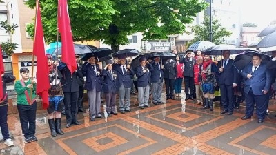 Nazilli&rsquo;de 23 Nisan yağmur altında kutlandı