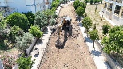Nazilli&rsquo;de yol, altyapı ve park &ccedil;alışmaları s&uuml;r&uuml;yor

