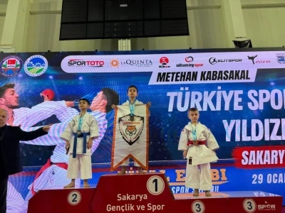 Nazillili minik karateci T&uuml;rkiye şampiyonu oldu
