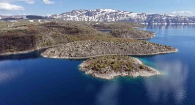 Nemrut Krater G&ouml;l&uuml;&rsquo;nde turizm sezonu a&ccedil;ıldı
