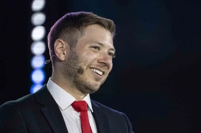 Netanyahu’nun oğlu Katar Emiri Al Thani ve annesini hedef aldı: &quot;Al Thani ve annesi günümüzün Hitler ve Goebbels’idir&quot;
