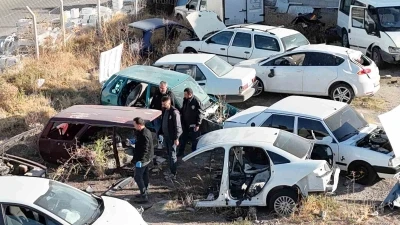 Nevşehir’de ağır hasarlı araçları &quot;change&quot; yapan çeteye operasyon: 8 gözaltı
