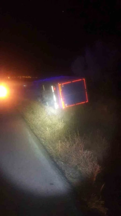 Nevşehir’de devrilen kargo kamyonunda sürücü hayatını kaybetti
