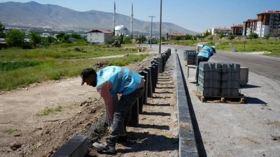 Niğde Belediyesi&rsquo;nden kent genelinde yol ve altyapı seferberliği
