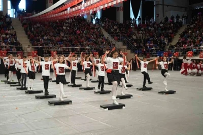Niğde&rsquo;de 23 Nisan Coşkusu t&ouml;ren ve g&ouml;sterilerle kutlandı
