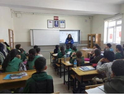 Niğde&rsquo;de 711 &ouml;ğrenciye g&uuml;venlik ve bilin&ccedil;lendirme eğitimi
