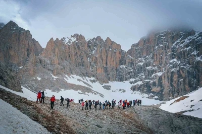 Niğde&rsquo;de dağcılıkta yeni d&ouml;nem: Demirkazık Dağcılık Kul&uuml;b&uuml; kuruldu
