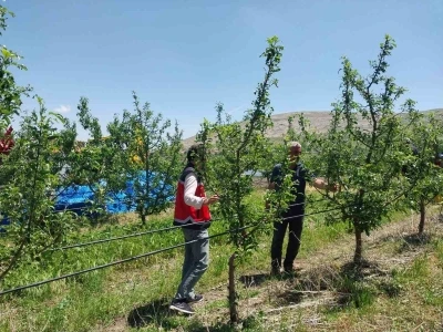 Niğde&rsquo;de dolu ve sağanak tarım arazilerine zarar verdi
