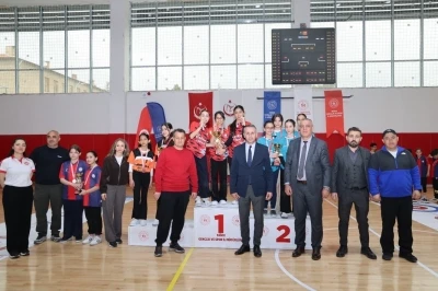 Niğde&rsquo;de floor curlıng heyecanı yaşandı
