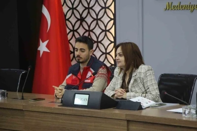 Niğde&rsquo;de &rsquo;koruyucu aile&rsquo; farkındalığı i&ccedil;in seminer d&uuml;zenlendi
