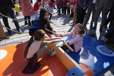 Niğde’de &quot;Bir Tır Dolusu Mutluluk&quot;
