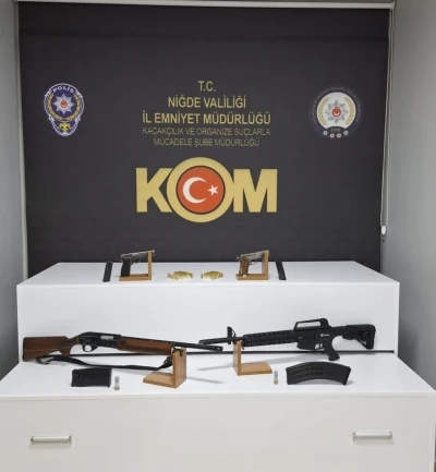 Niğde’de silah teşhircilerine operasyon: 4 gözaltı
