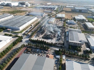 Niğde’deki fabrika yangını 10 saatlik çalışma ile söndürüldü
