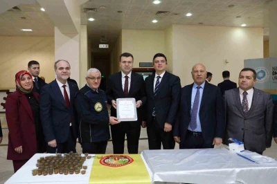 Niğde Geven Balı&rsquo;nın coğrafi işareti tanıtıldı, arıcılık eğitimi verildi
