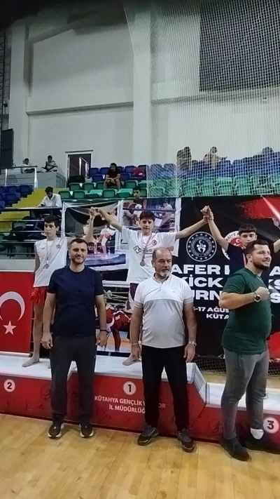 Niğdeli sporculardan Kick Boks Zafer Kupasında büyük başarı

