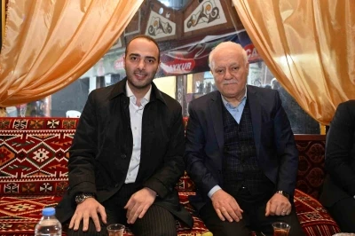 Nihat Hatipoğlu, Ramazan sohbetiyle Gaziosmanpaşa&rsquo;da g&ouml;n&uuml;lleri buluşturdu
