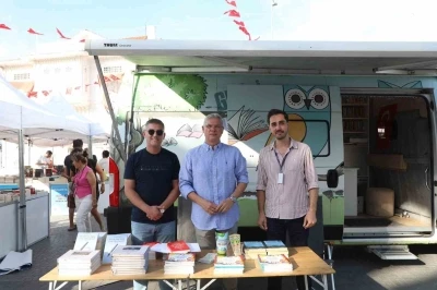 Nilüfer Belediyesi gezici kütüphane 7. Mudanya kitap fuarında

