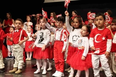 Nil&uuml;fer Belediyesi kreşlerinde 23 Nisan neşesi