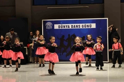 Nil&uuml;fer&rsquo;de dans ş&ouml;leni
