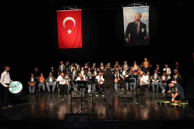 Nil&uuml;fer&rsquo;de Engelliler Haftası &rsquo;Bizim Ev&rsquo;in yıl sonu g&ouml;sterisiyle tamamlandı
