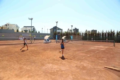 Nilüfer’de genç raketler mücadele etti
