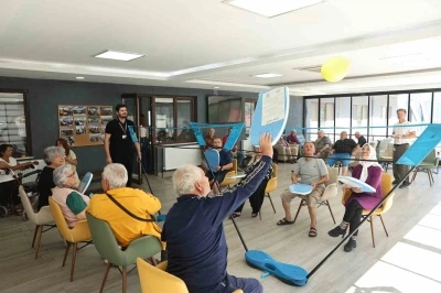 Nilüfer’de huzurevi sakinleri &quot;Balon Voleybolu&quot; ile eğlendi
