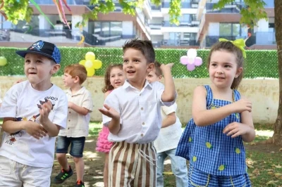 Nil&uuml;ferli miniklerde karne heyecanı
