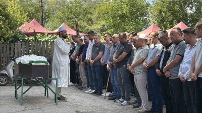 Nişanından iki gün sonra hayatını kaybeden genç DJ, son yolculuğuna uğurlandı
